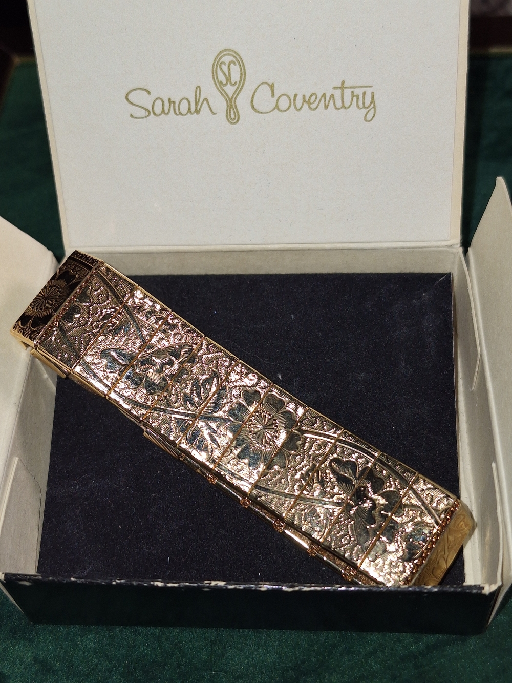 Vtg Sarah Coventry Gold Tone Floral  Bracelet In Original Box